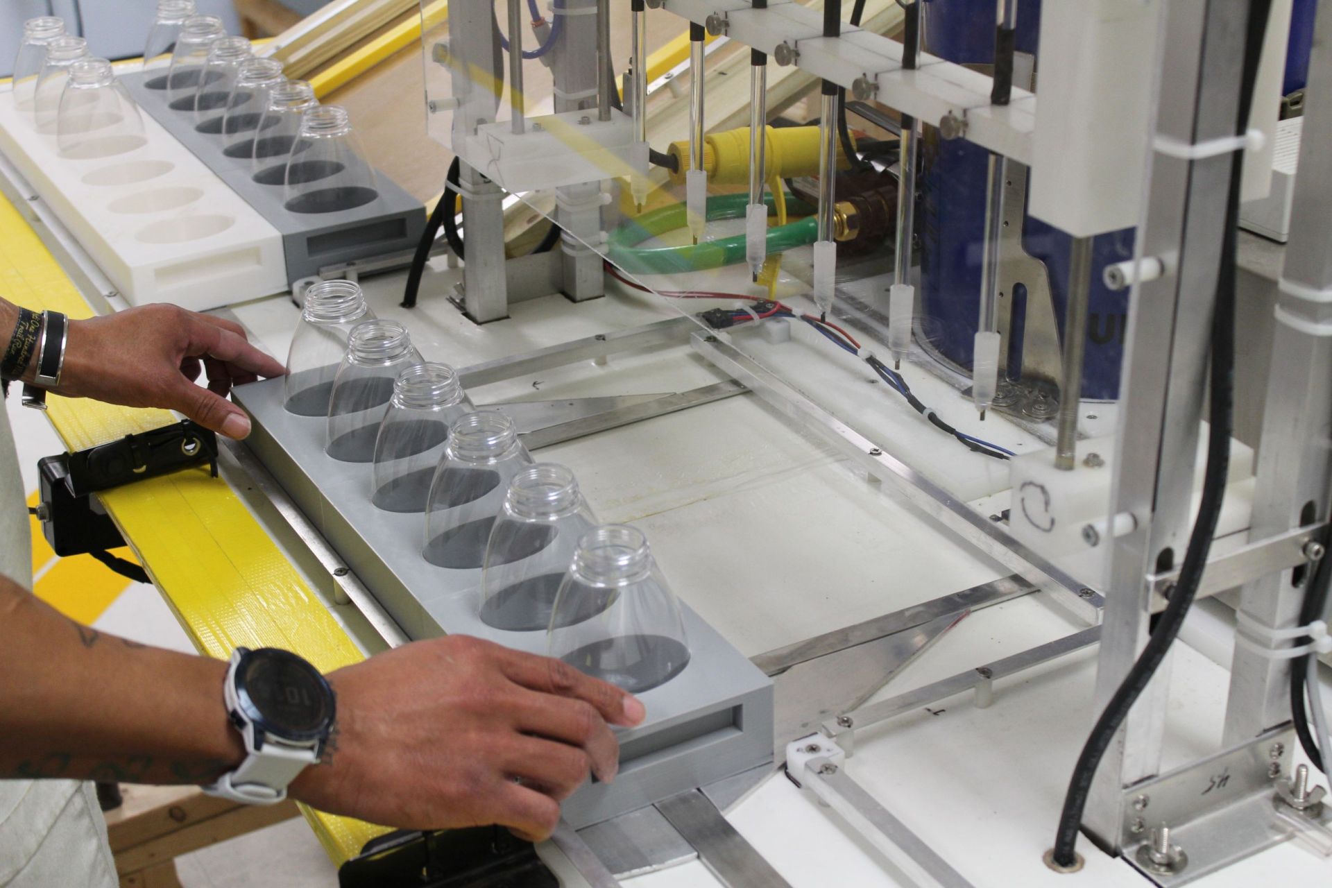 Lions Services is Developing Blind-Adapted Bottling Machines